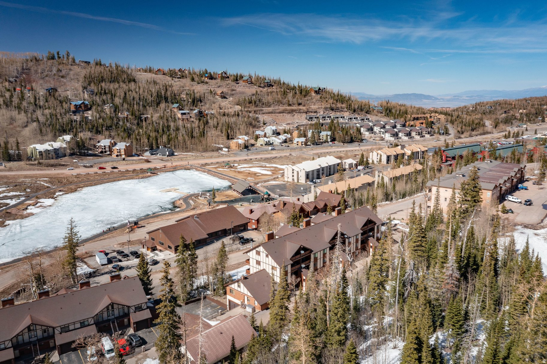 EVERGREEN CONDO - Residential