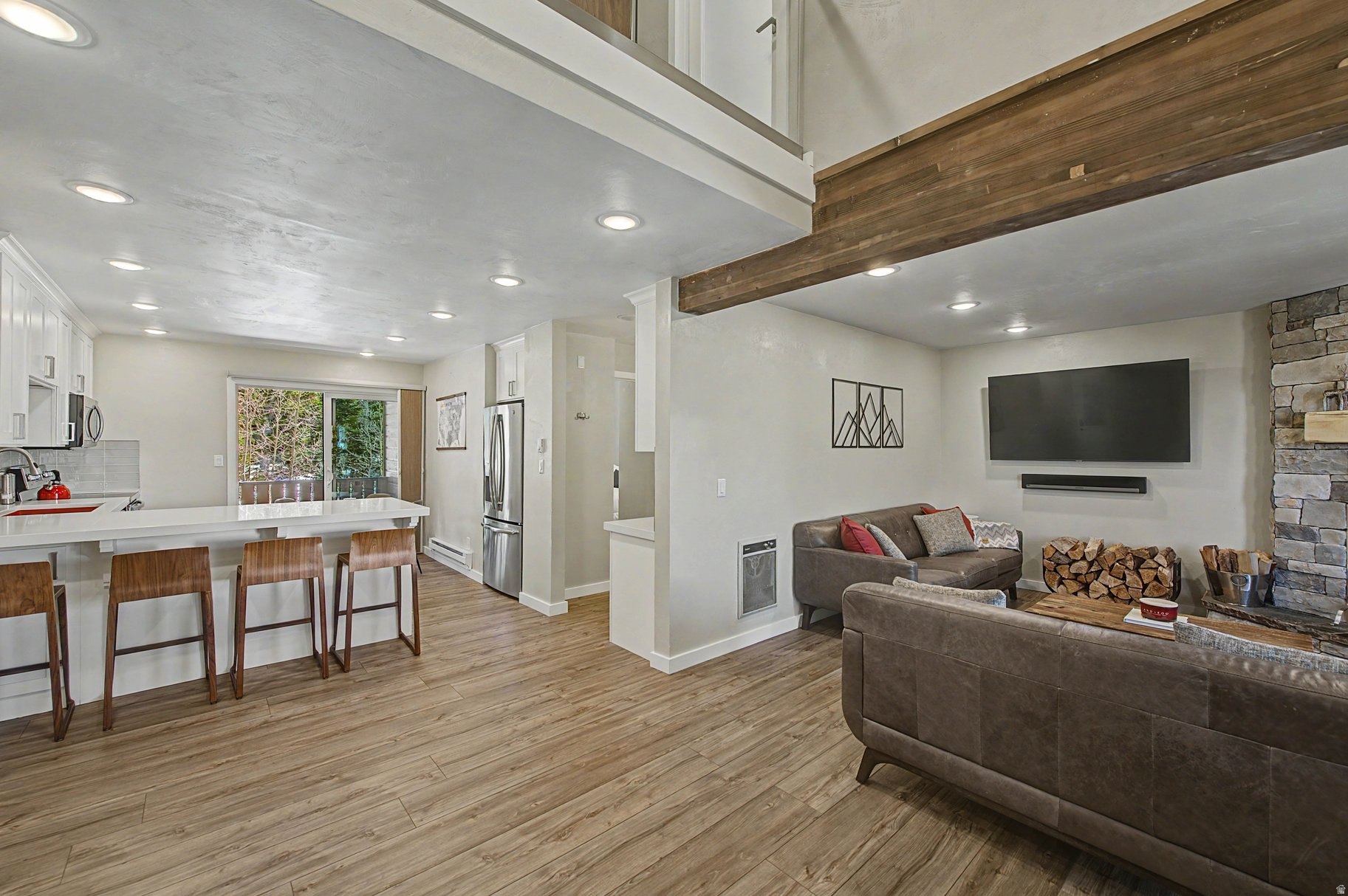 EVERGREEN CONDO - Residential