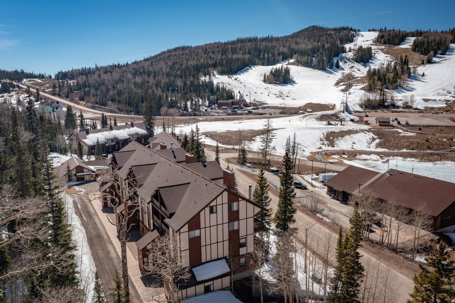 EVERGREEN CONDO - Residential