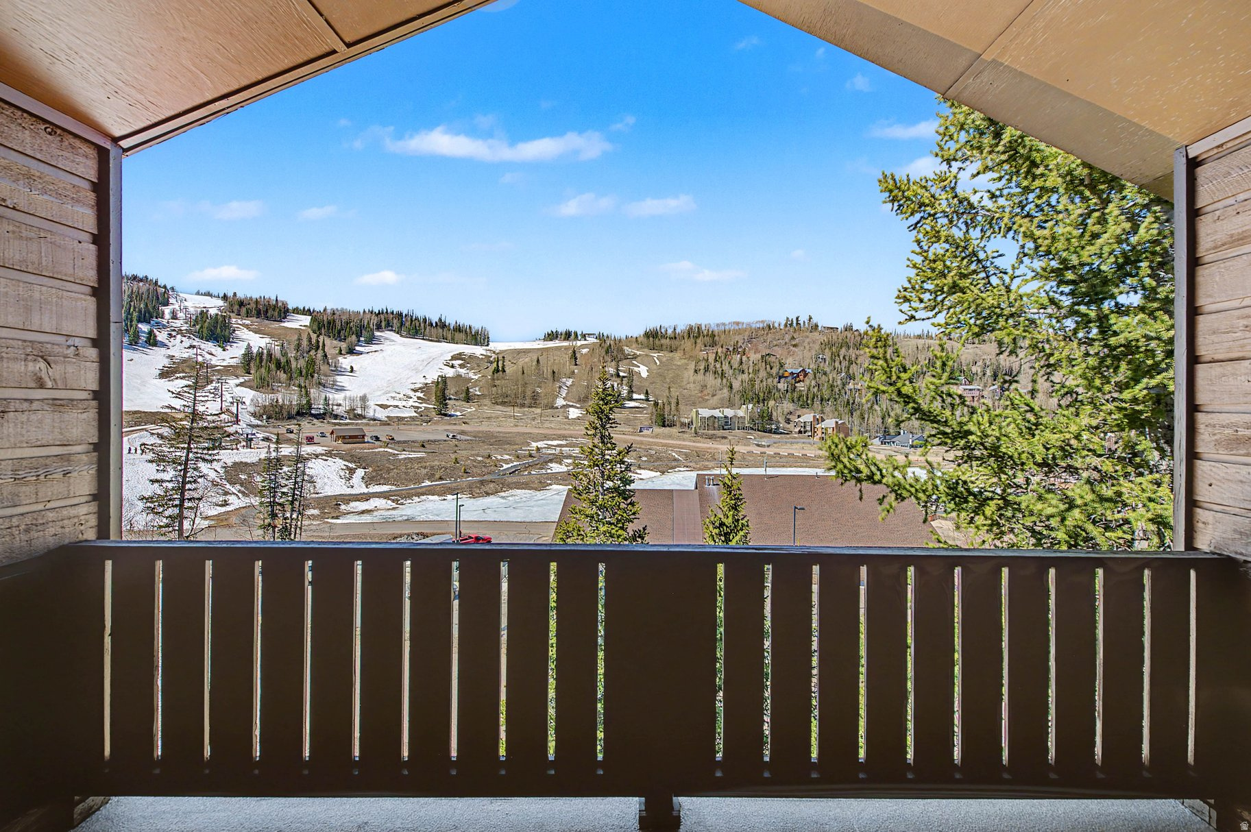 EVERGREEN CONDO - Residential