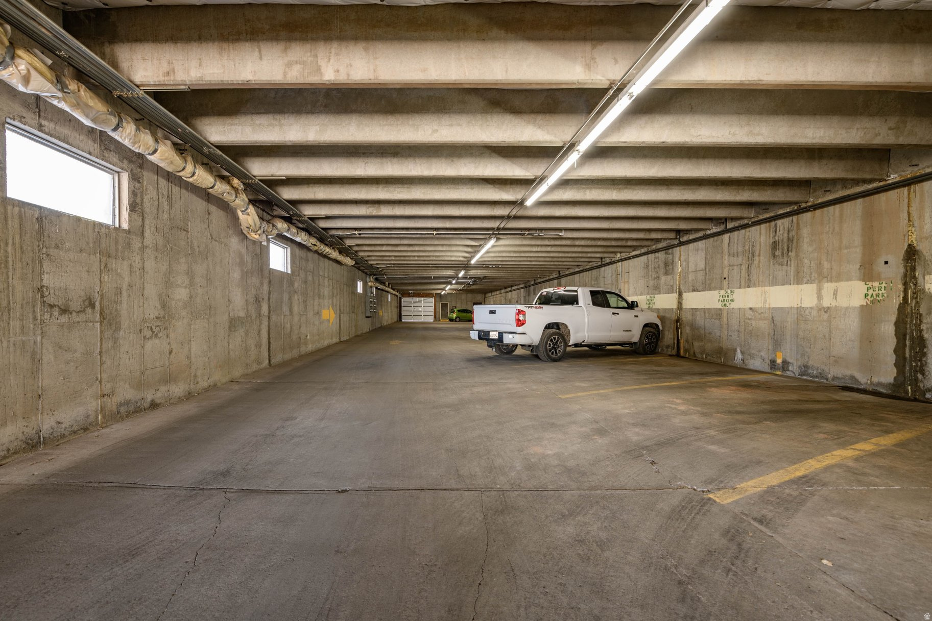 EVERGREEN CONDO - Residential