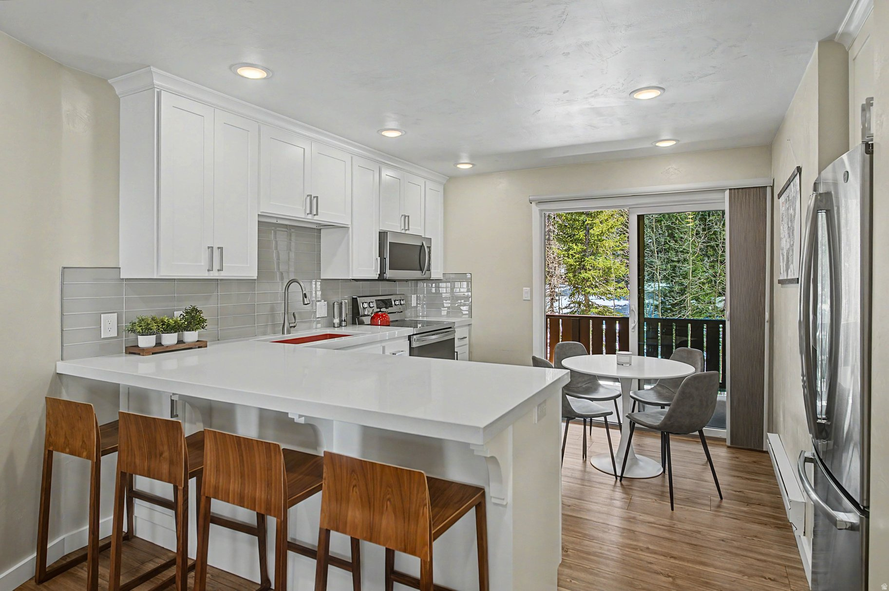 EVERGREEN CONDO - Residential