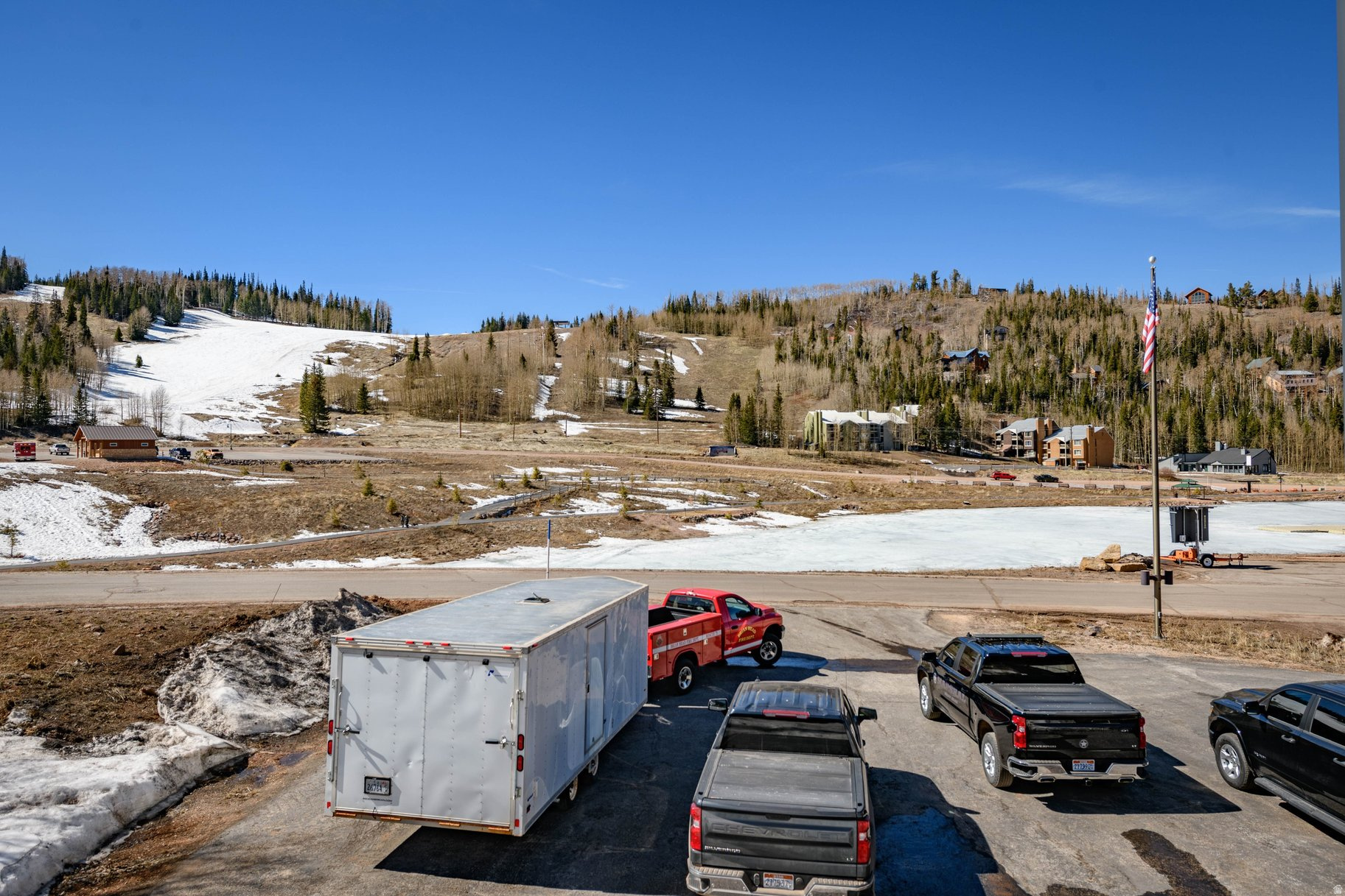 EVERGREEN CONDO - Residential