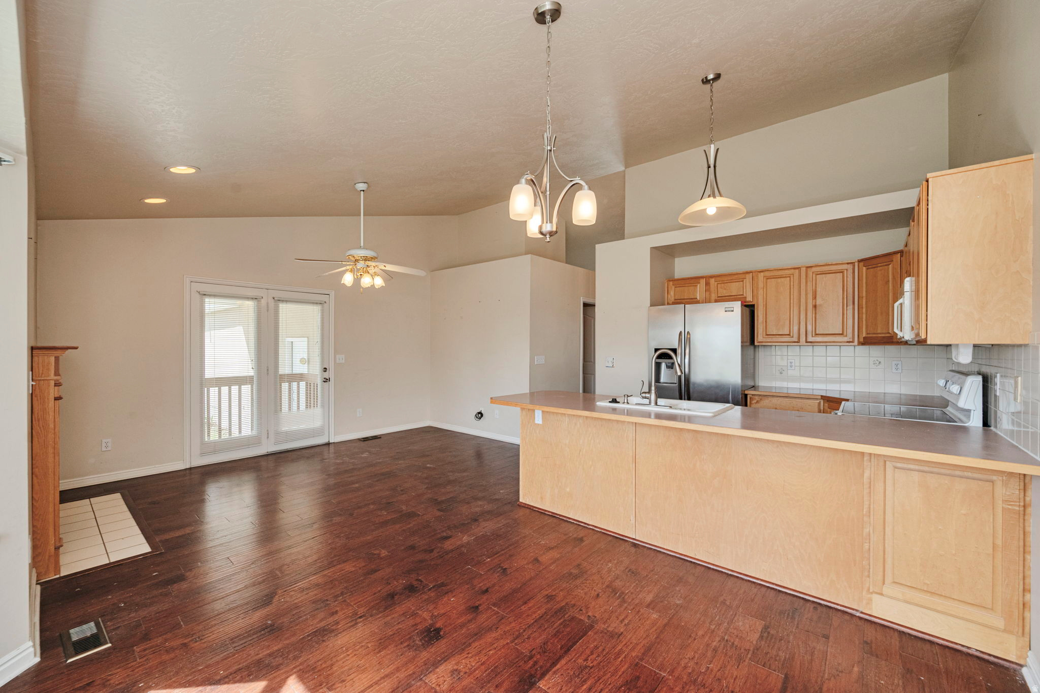 CRABAPPLE COVE - Residential