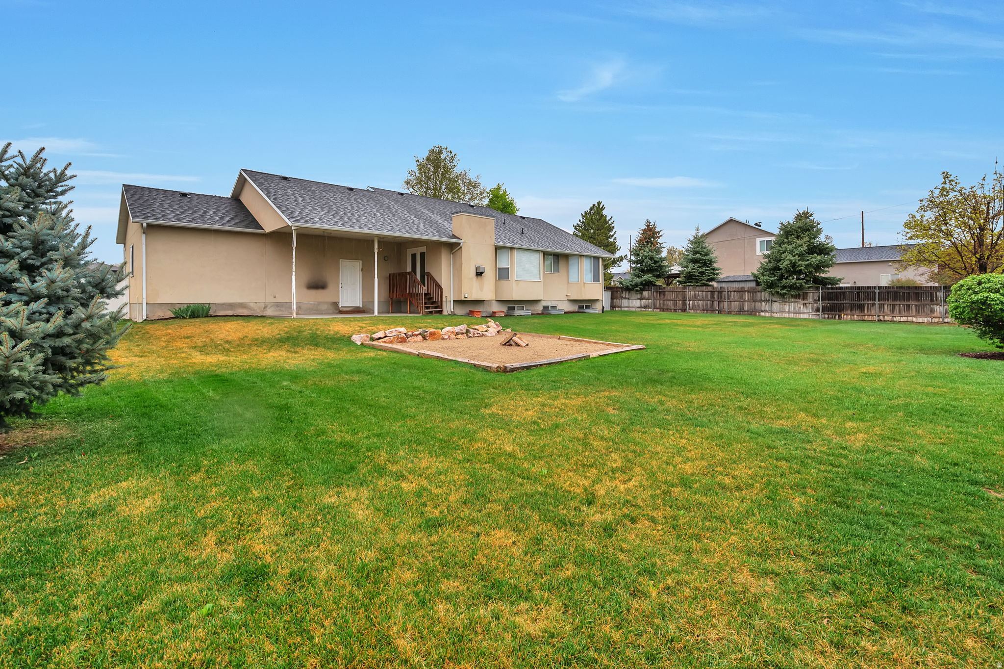 CRABAPPLE COVE - Residential