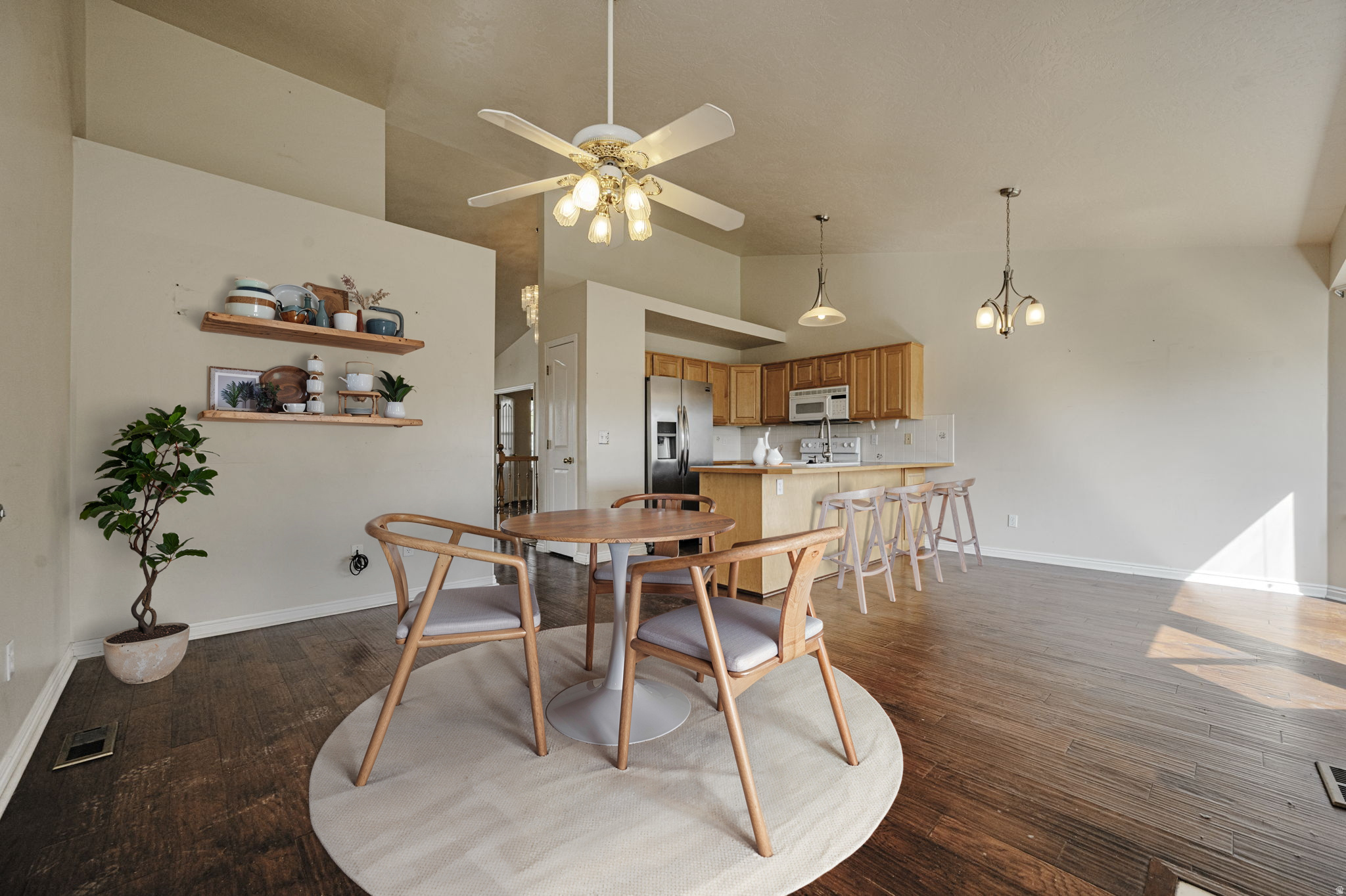 CRABAPPLE COVE - Residential