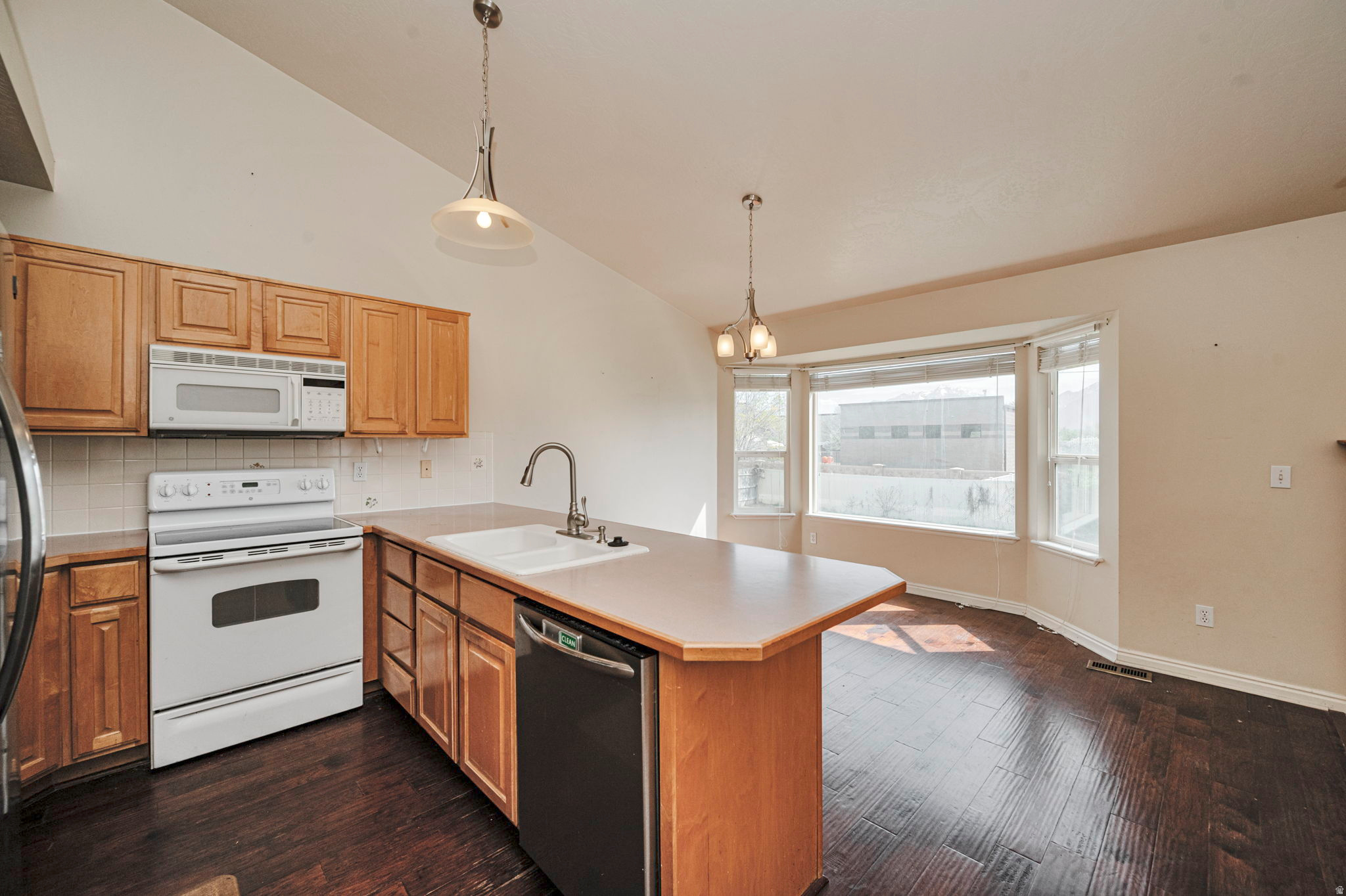 CRABAPPLE COVE - Residential