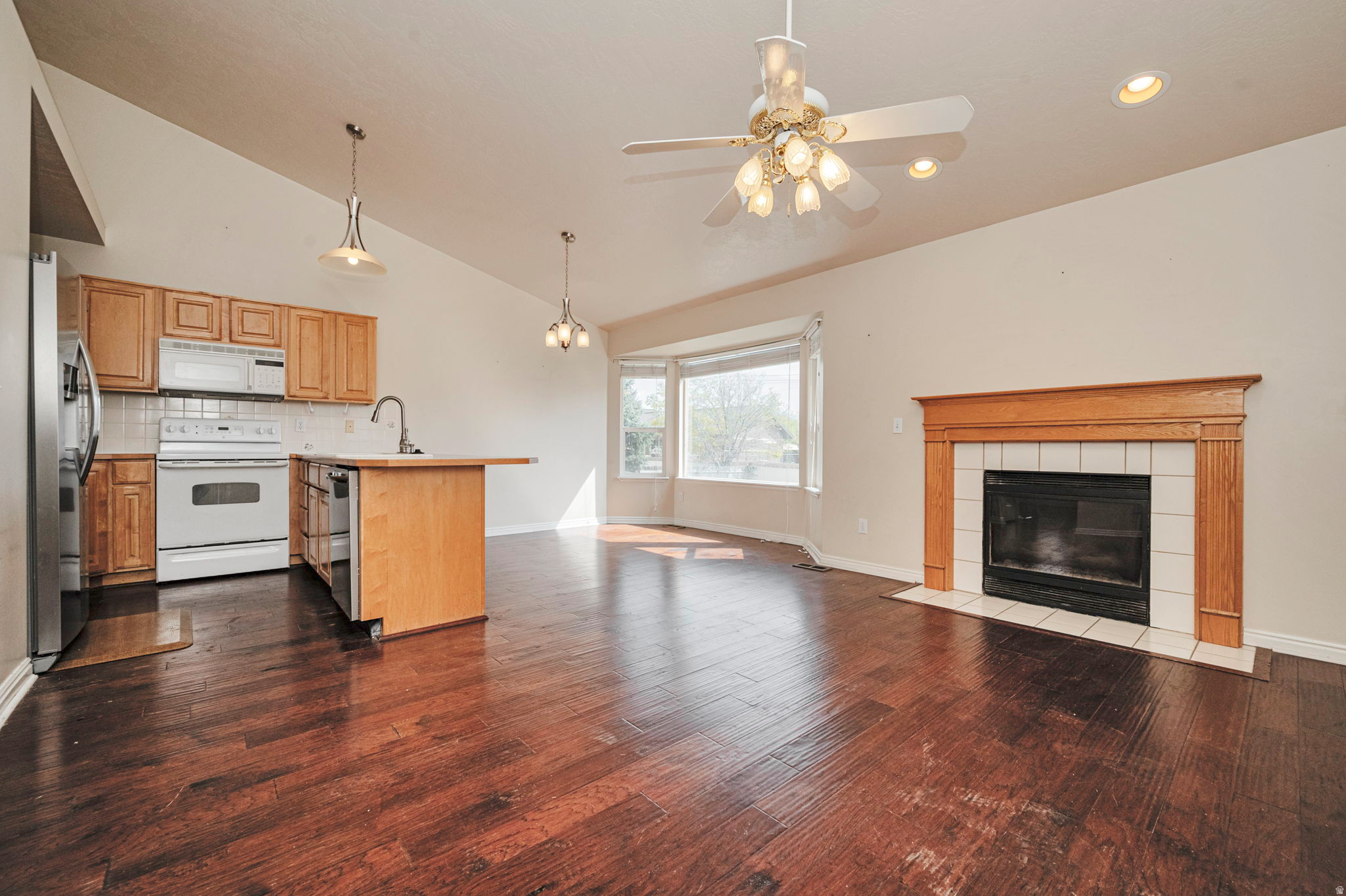 CRABAPPLE COVE - Residential