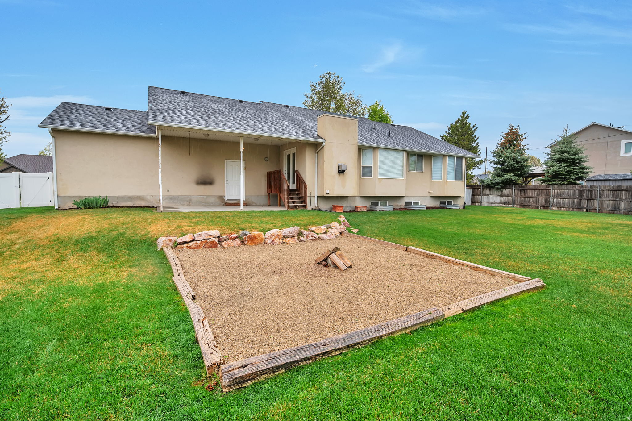 CRABAPPLE COVE - Residential