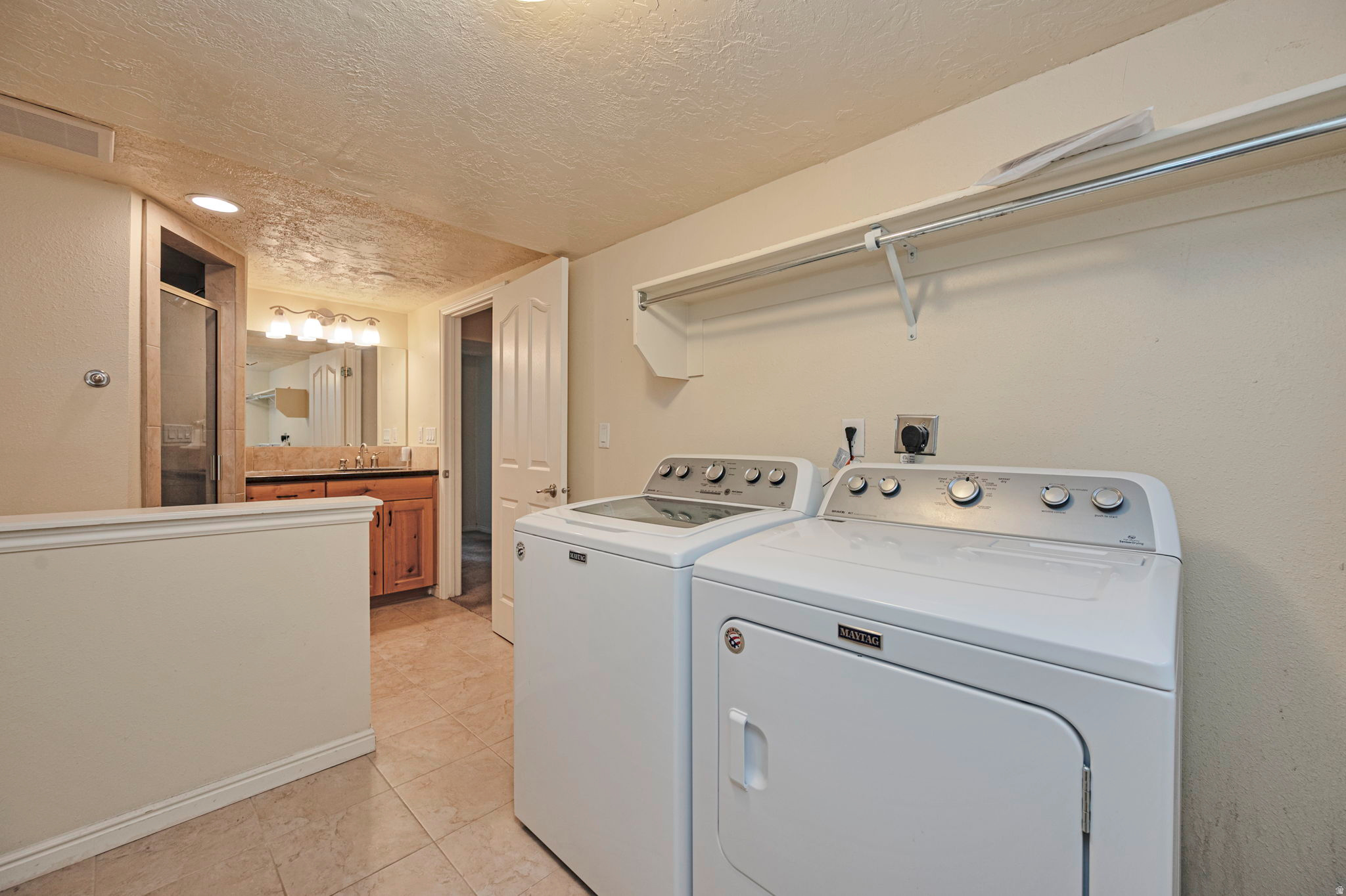 CRABAPPLE COVE - Residential