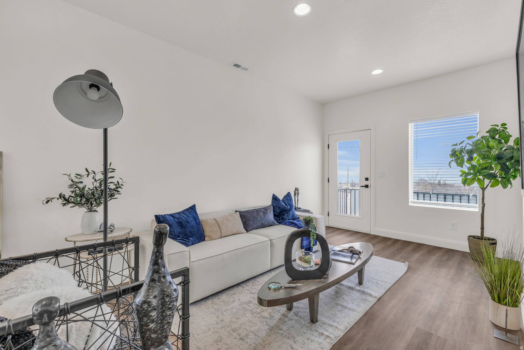 LAKE POINTE - Residential