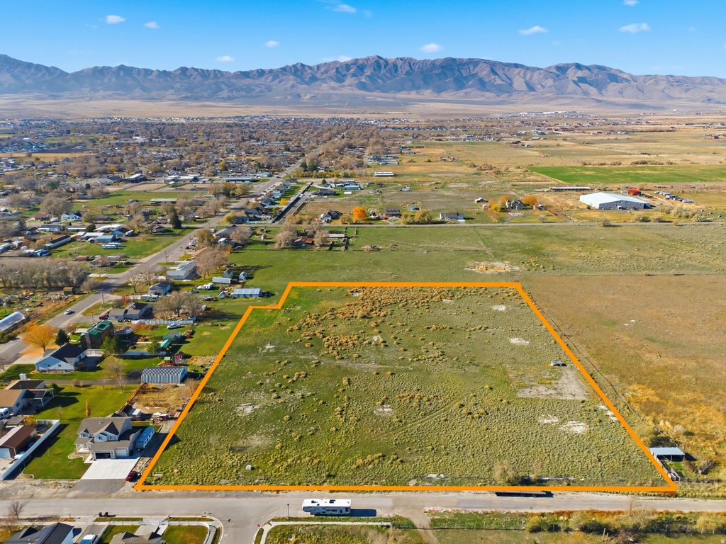 Photo of 160 N BOOTH ST E, Grantsville, UT 84029 (MLS # 2124867)