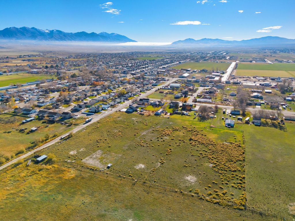Photo of 160 N BOOTH ST E, Grantsville, UT 84029 (MLS # 2124867)