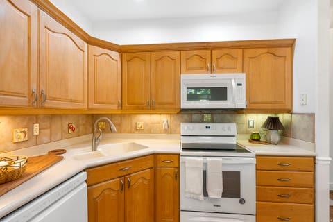 Tiny photo for 41 E 2200 S, Bountiful, UT 84010 (MLS # 2175678)
