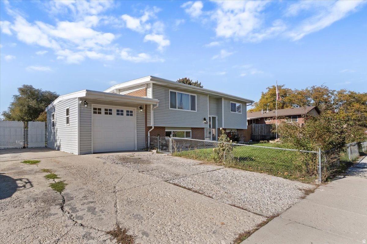 CAMELOT SUB - Residential