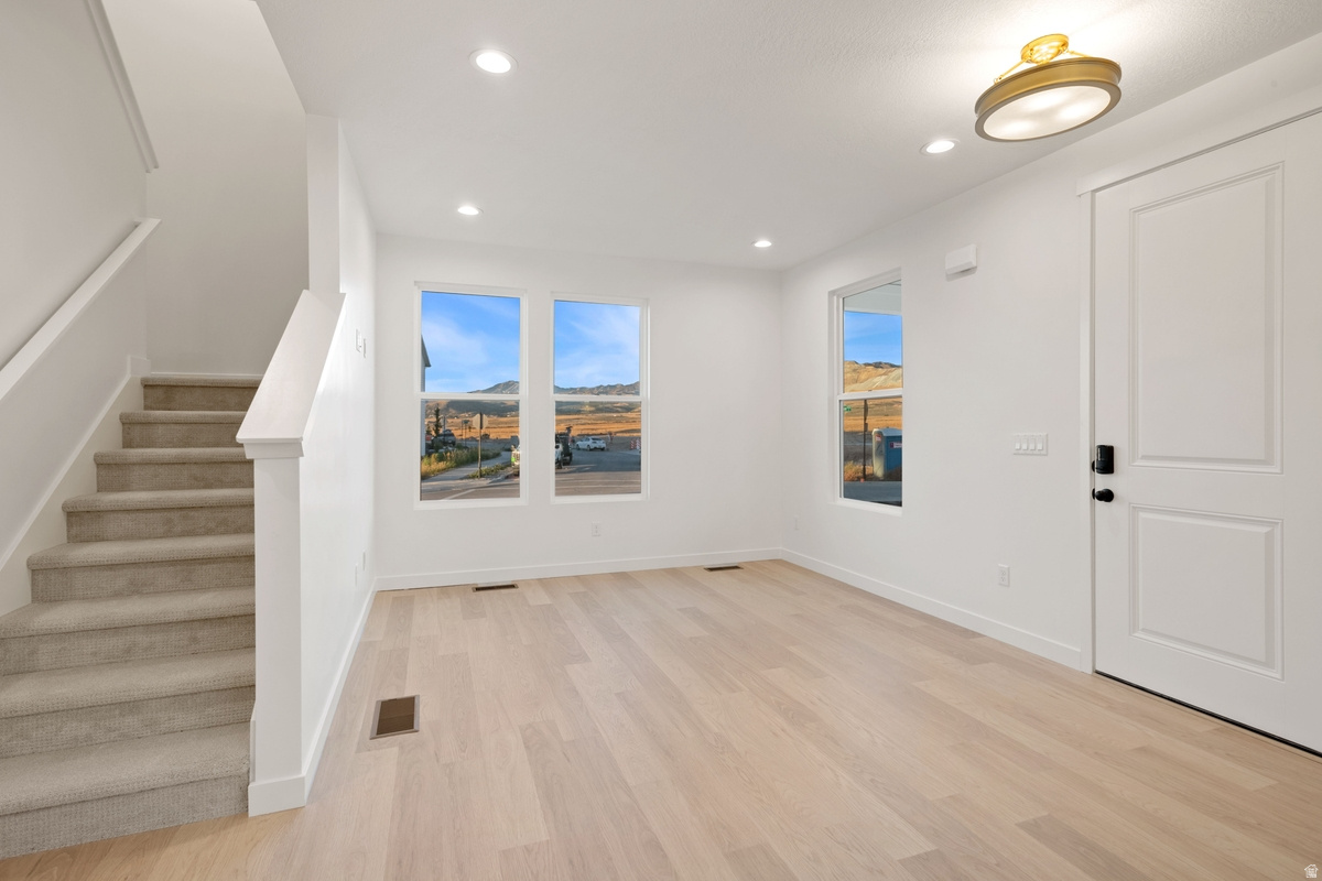 DAYBREAK - Residential