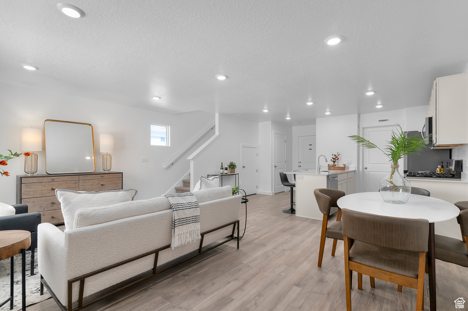 DIXON CREEK - Residential
