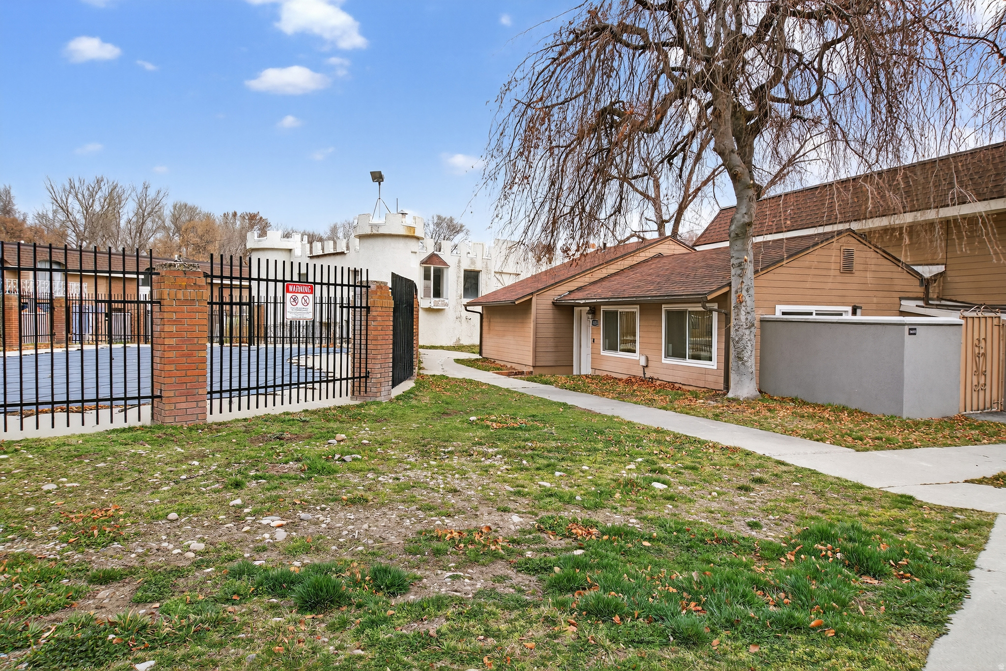 CASTLEBROOK - Residential