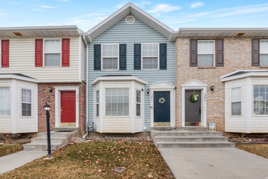 Super clean and well cared for 2 bedroom townhouse. New lvp flooring throughout. Closet organisers, and large farm sink. Closes to parks, baseball fields, and city pool, and walking distance to high school and junior high. Square footage figures are provided as a courtesy estimate only and were obtained from county records.  Buyer is advised to obtain an independent measurement.