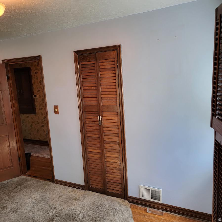 WHITE CIRCLE SUB - Residential