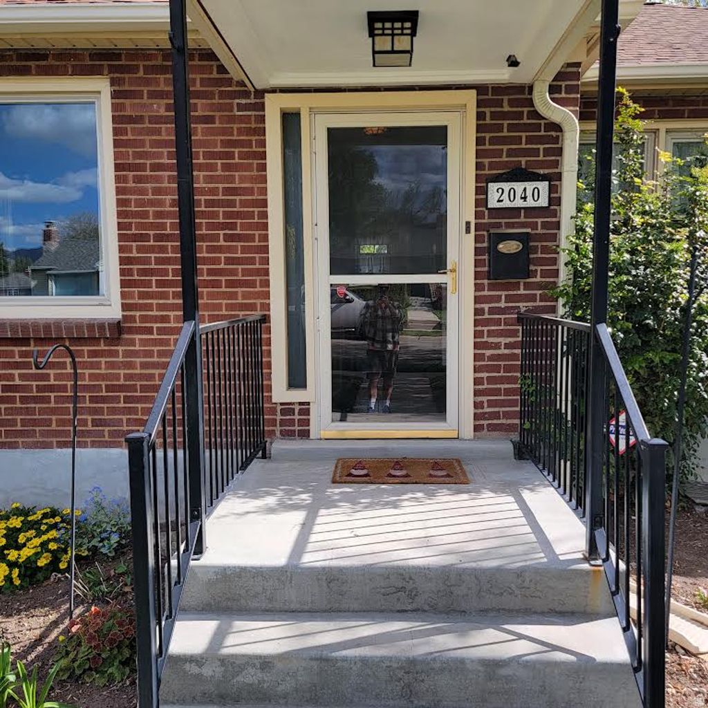 Photo of 2040 E WHITE CIR, Salt Lake City, UT 84109 (MLS # 2152885)