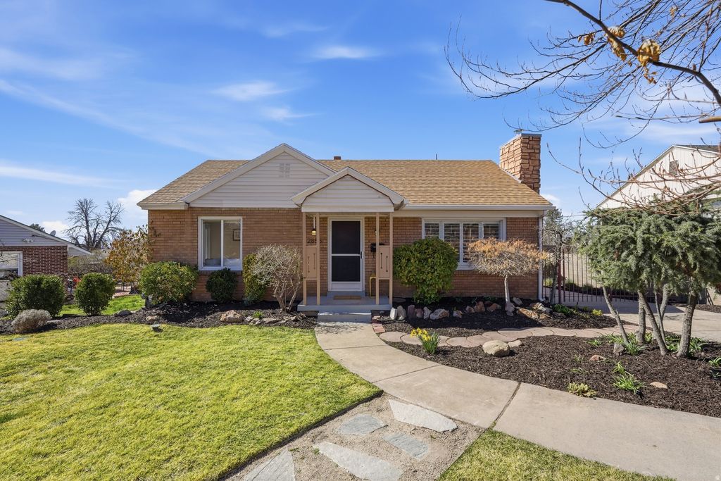 Photo of 2856 S LAKEVIEW DR, Millcreek, UT 84109 (MLS # 2142806)