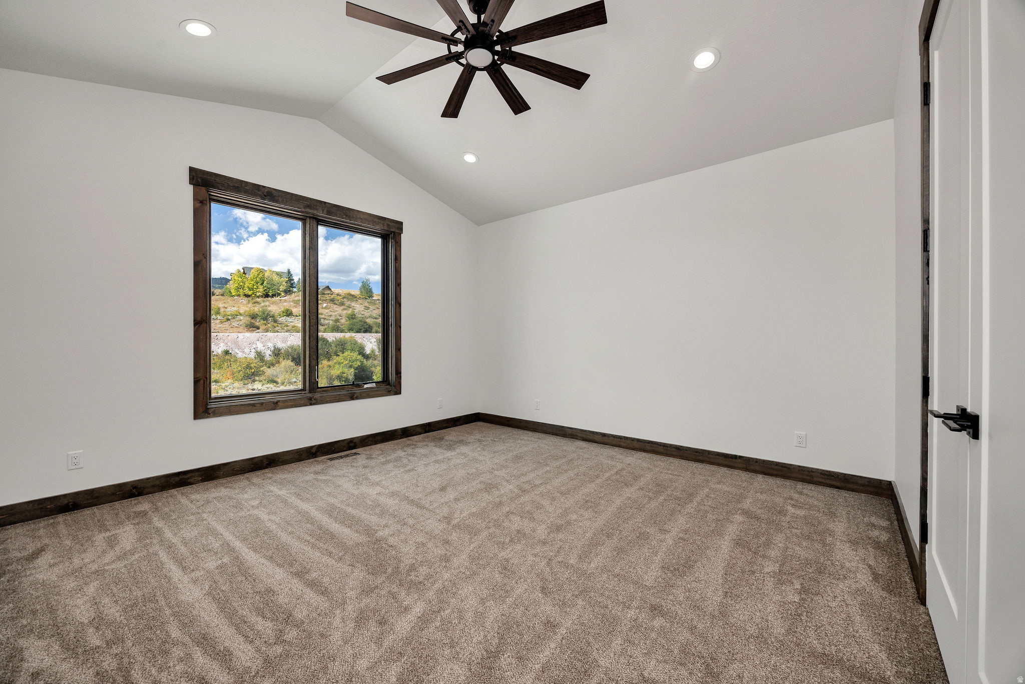 THE KNOLL AT THE RESERVE - Residential