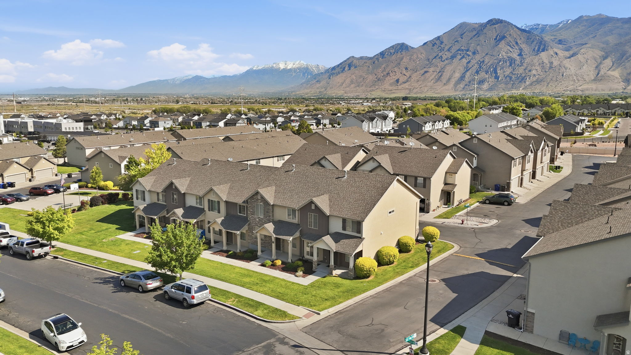 WHISPERING WILLOWS - Residential
