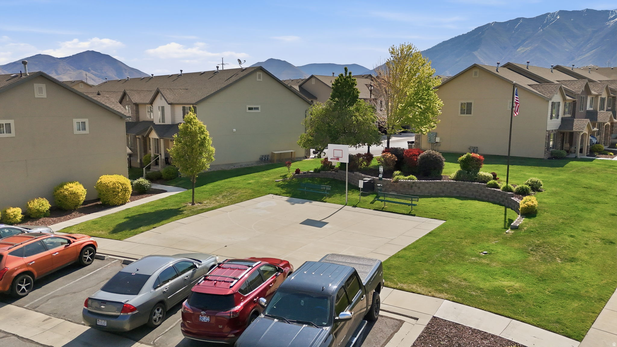 WHISPERING WILLOWS - Residential