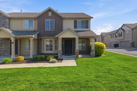Photo of 1726 E WILLOW WAY, Spanish Fork, UT 84660 (MLS # 2156527)