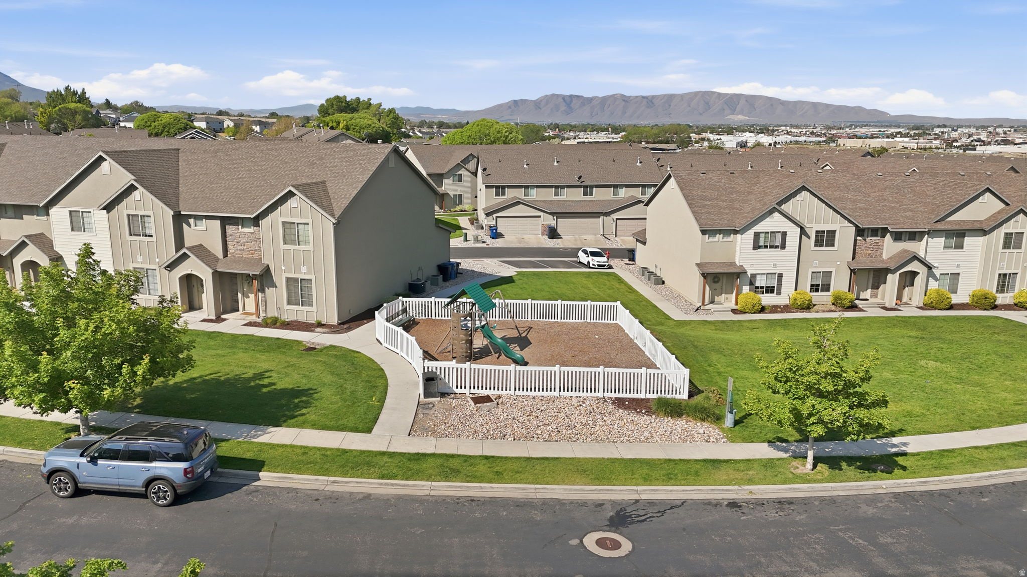 WHISPERING WILLOWS - Residential