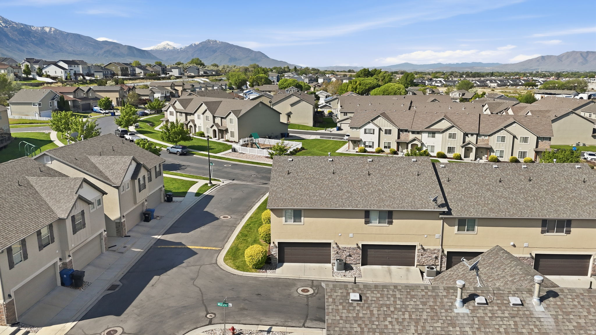 WHISPERING WILLOWS - Residential