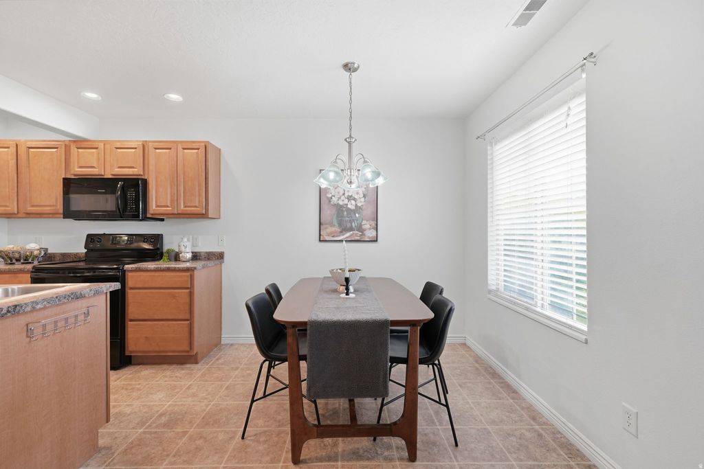 Photo of 1726 E WILLOW WAY, Spanish Fork, UT 84660 (MLS # 2156527)