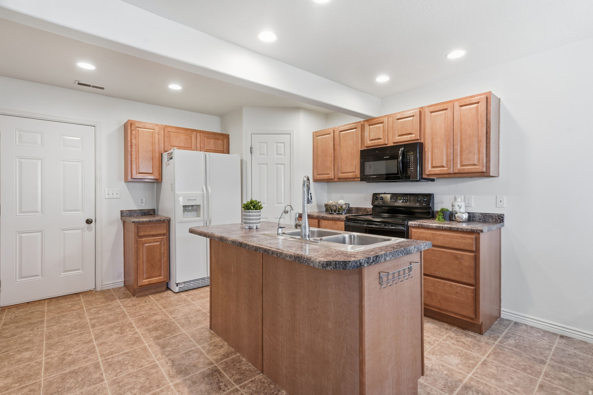 WHISPERING WILLOWS - Residential