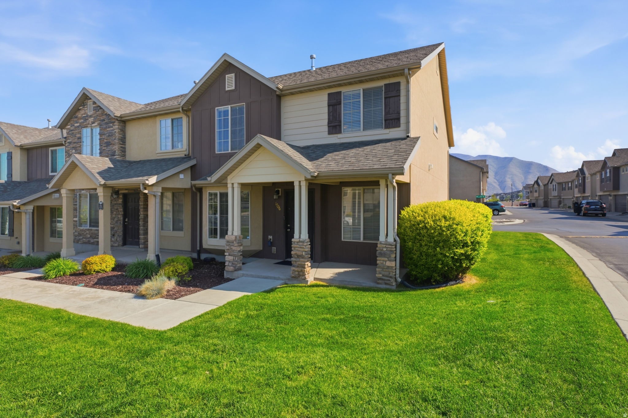 WHISPERING WILLOWS - Residential