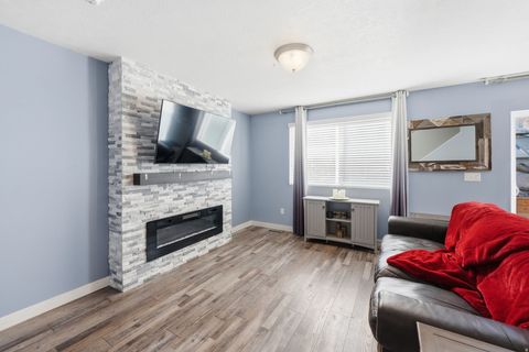 Tiny photo for 324 W WILLOW CREEK DR S, Saratoga Springs, UT 84045 (MLS # 2125760)