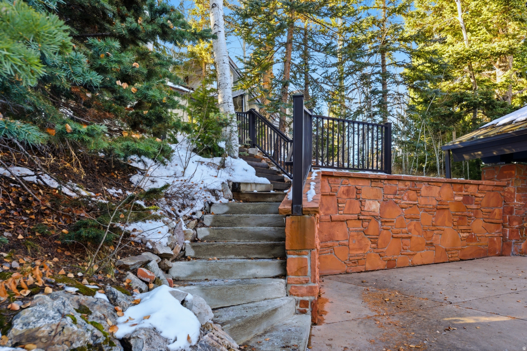 TRAILSIDE - Residential