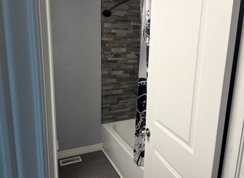 Tiny photo for 265 E 1900 N, North Ogden, UT 84414 (MLS # 2125973)