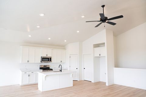 Tiny photo for 507 E 720 N LOT #4, Salem, UT 84653 (MLS # 2129455)