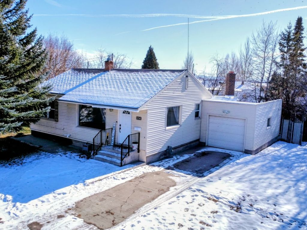 Photo of 314 CIRCLE DR, Montpelier, ID 83254 (MLS # 2133241)