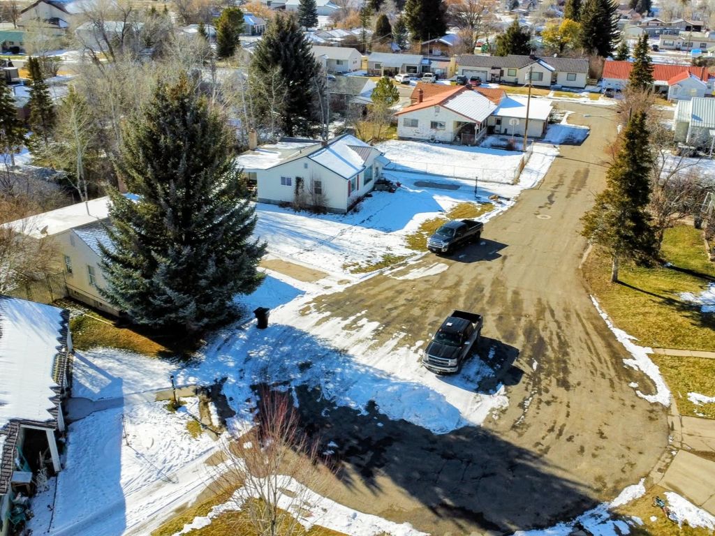 Photo of 314 CIRCLE DR, Montpelier, ID 83254 (MLS # 2133241)