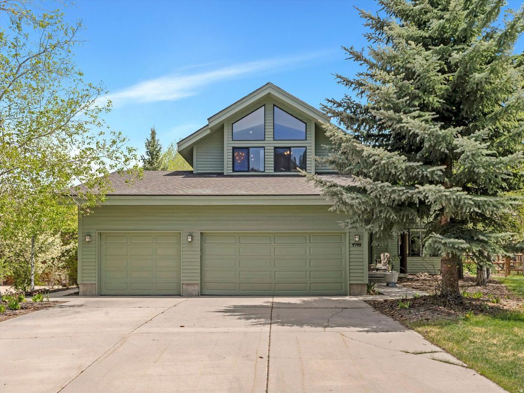 Photo of 1743 WALKER CT, Park City, UT 84098 (MLS # 2157960)
