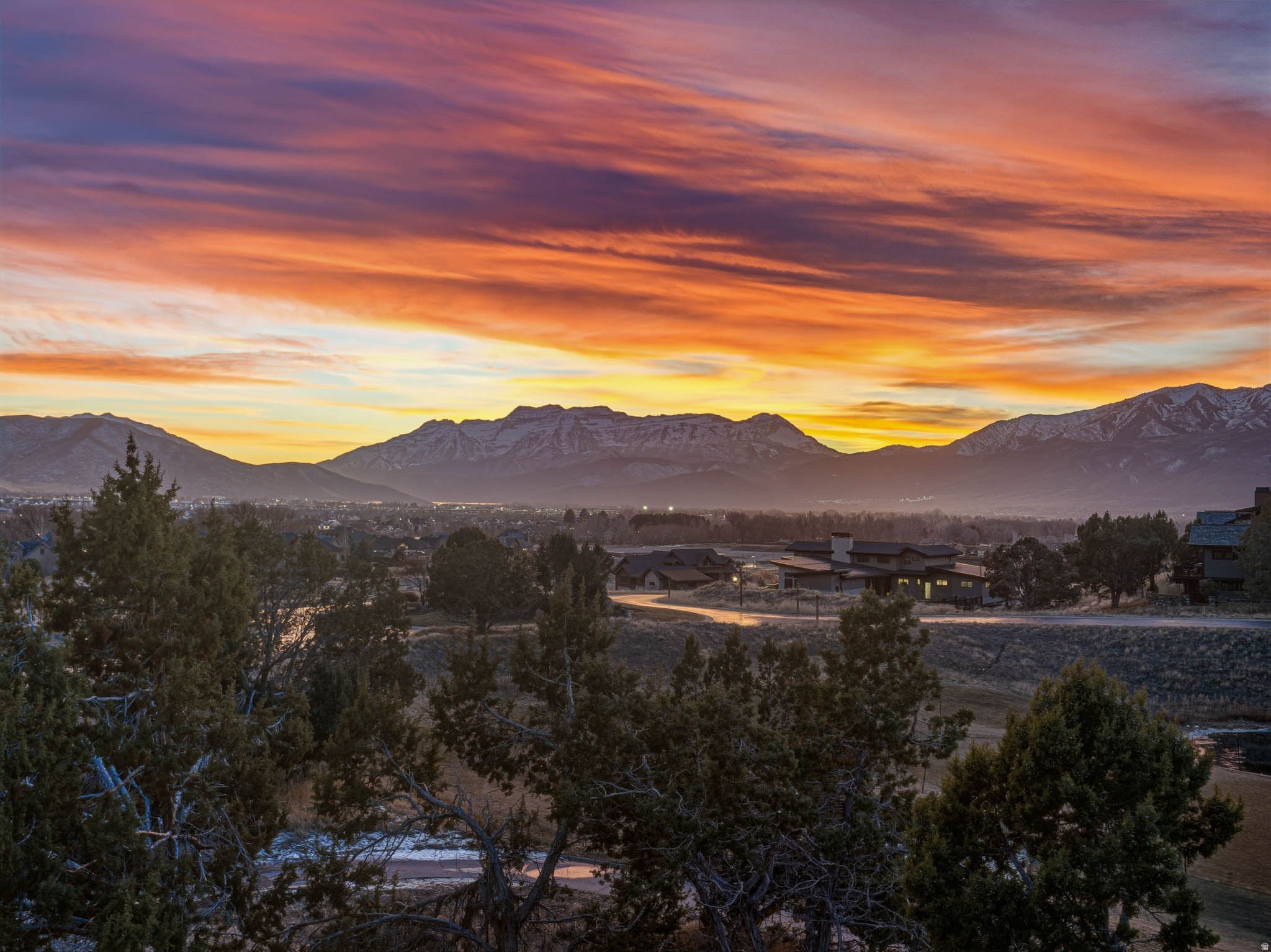 RED LEDGES - Residential