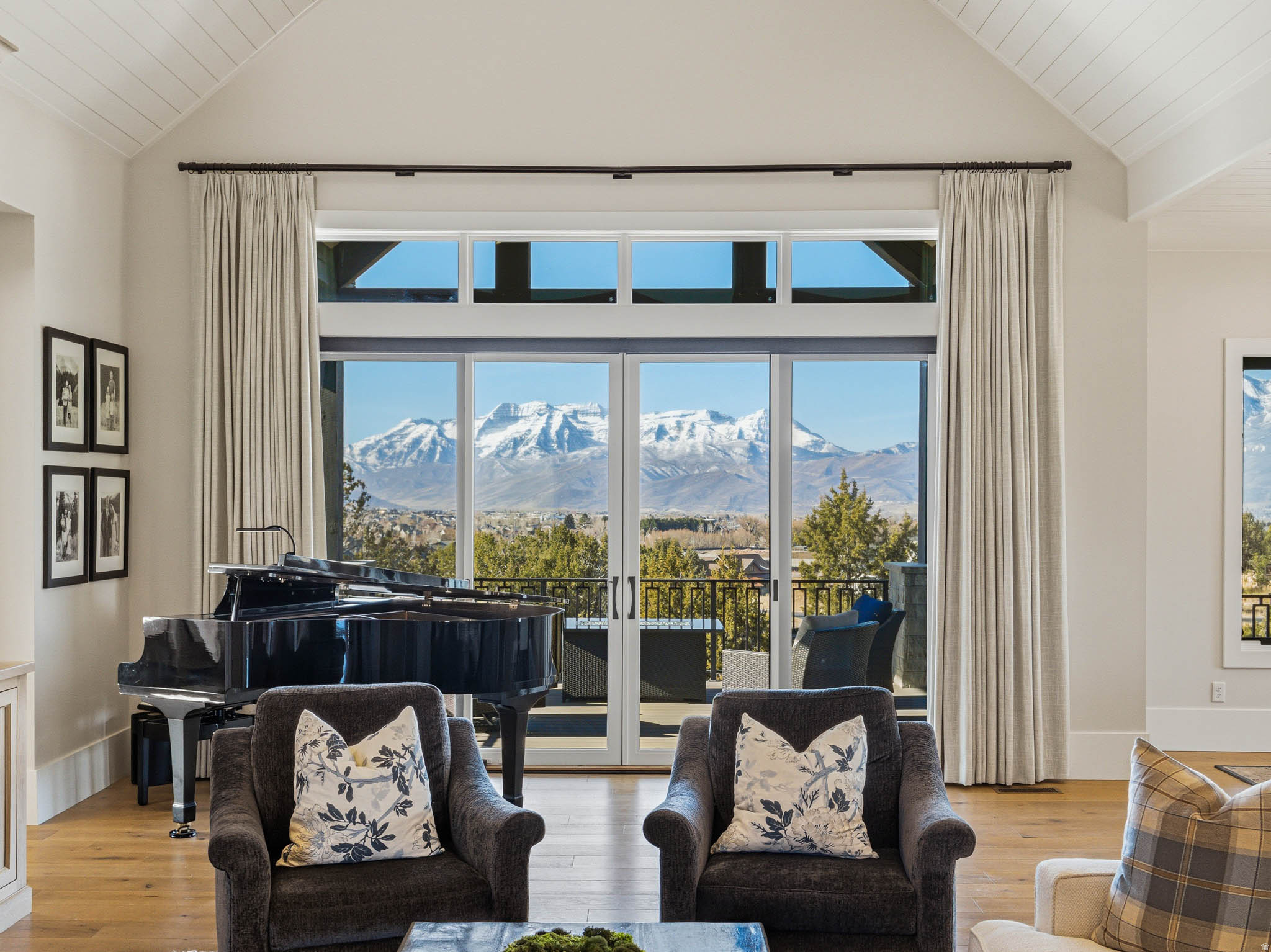 RED LEDGES - Residential