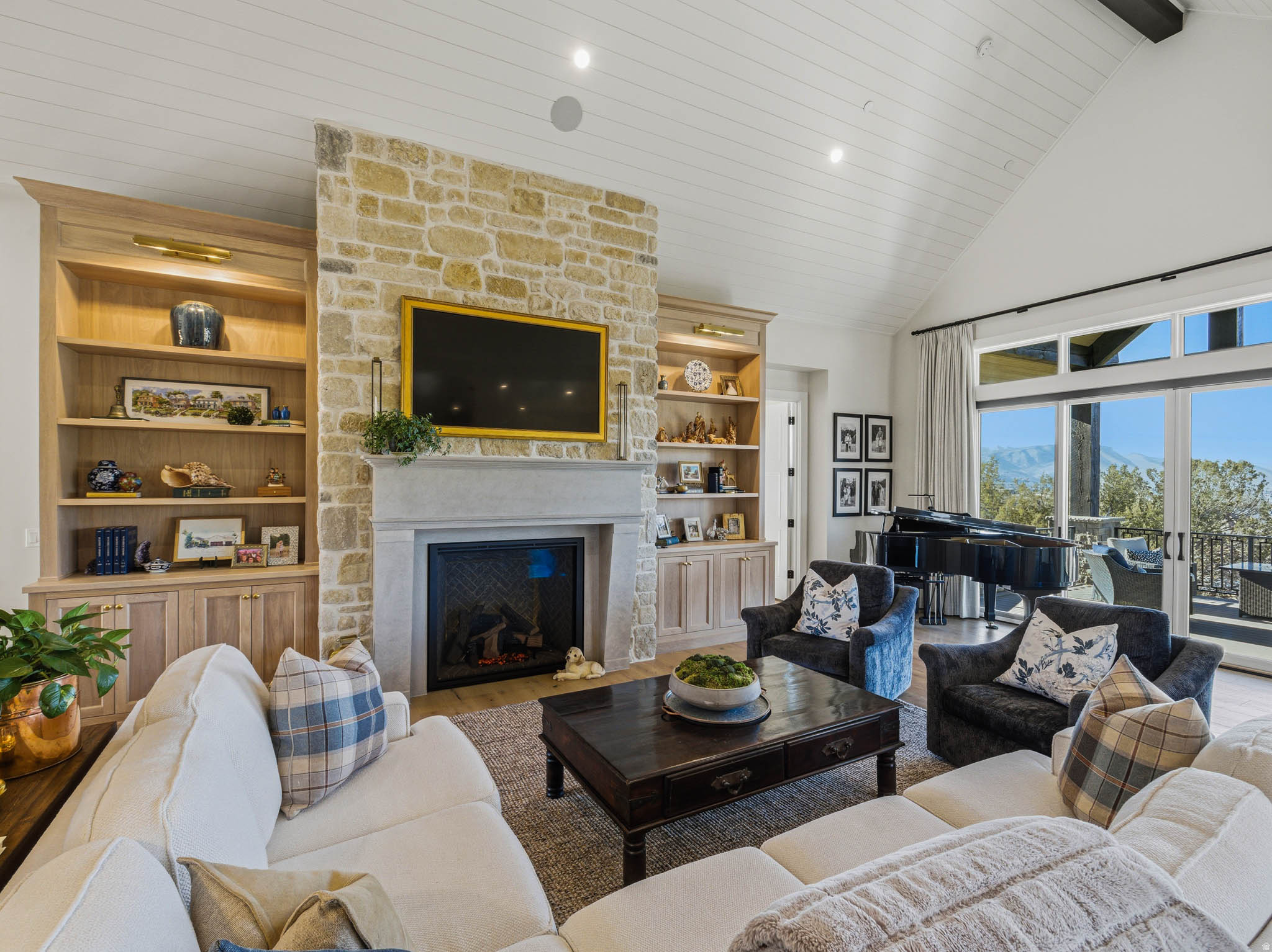 RED LEDGES - Residential