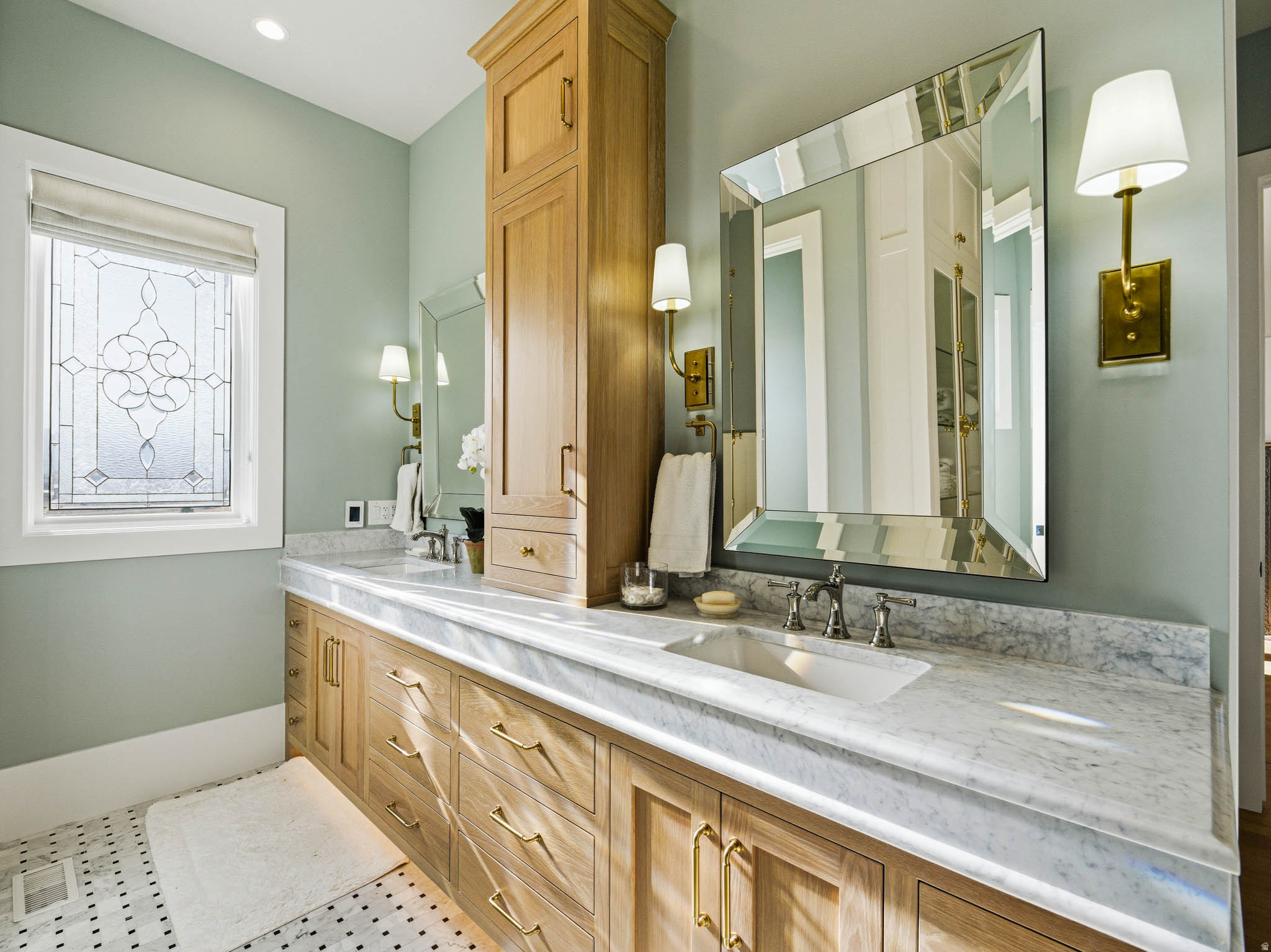 RED LEDGES - Residential