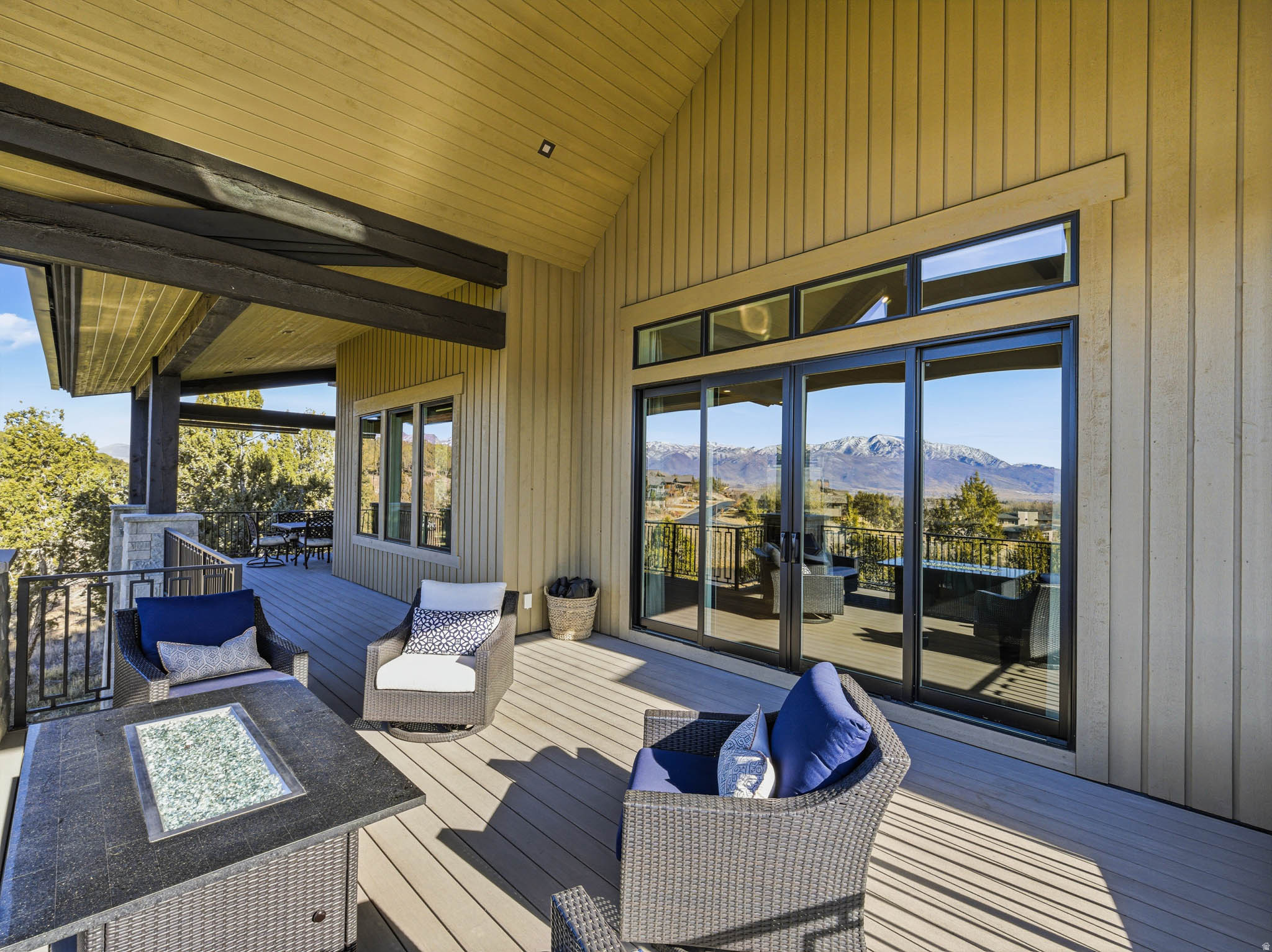 RED LEDGES - Residential