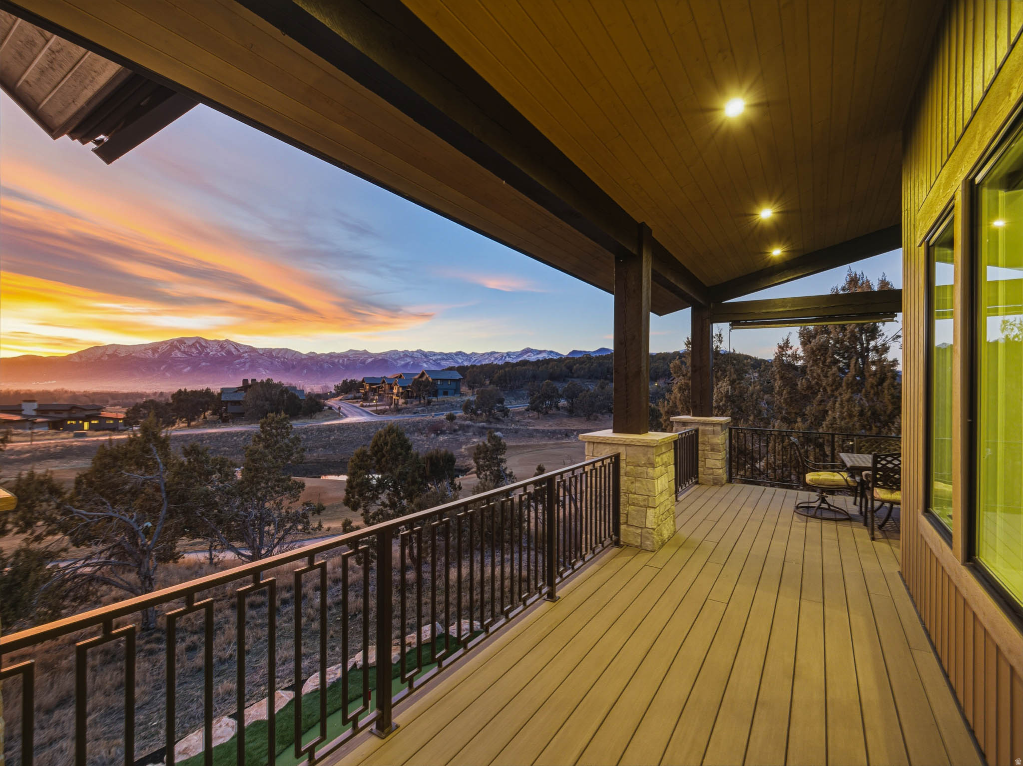 RED LEDGES - Residential