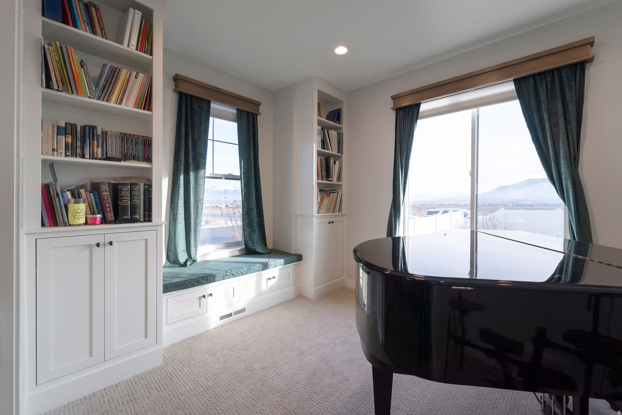 ARCADIA SPRINGS - Residential