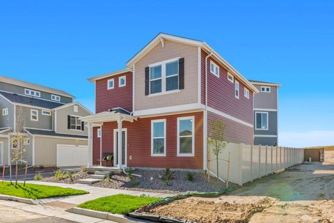 Photo of 451 E KANAB CREEK RD #214, Saratoga Springs, UT 84045 (MLS # 2133888)